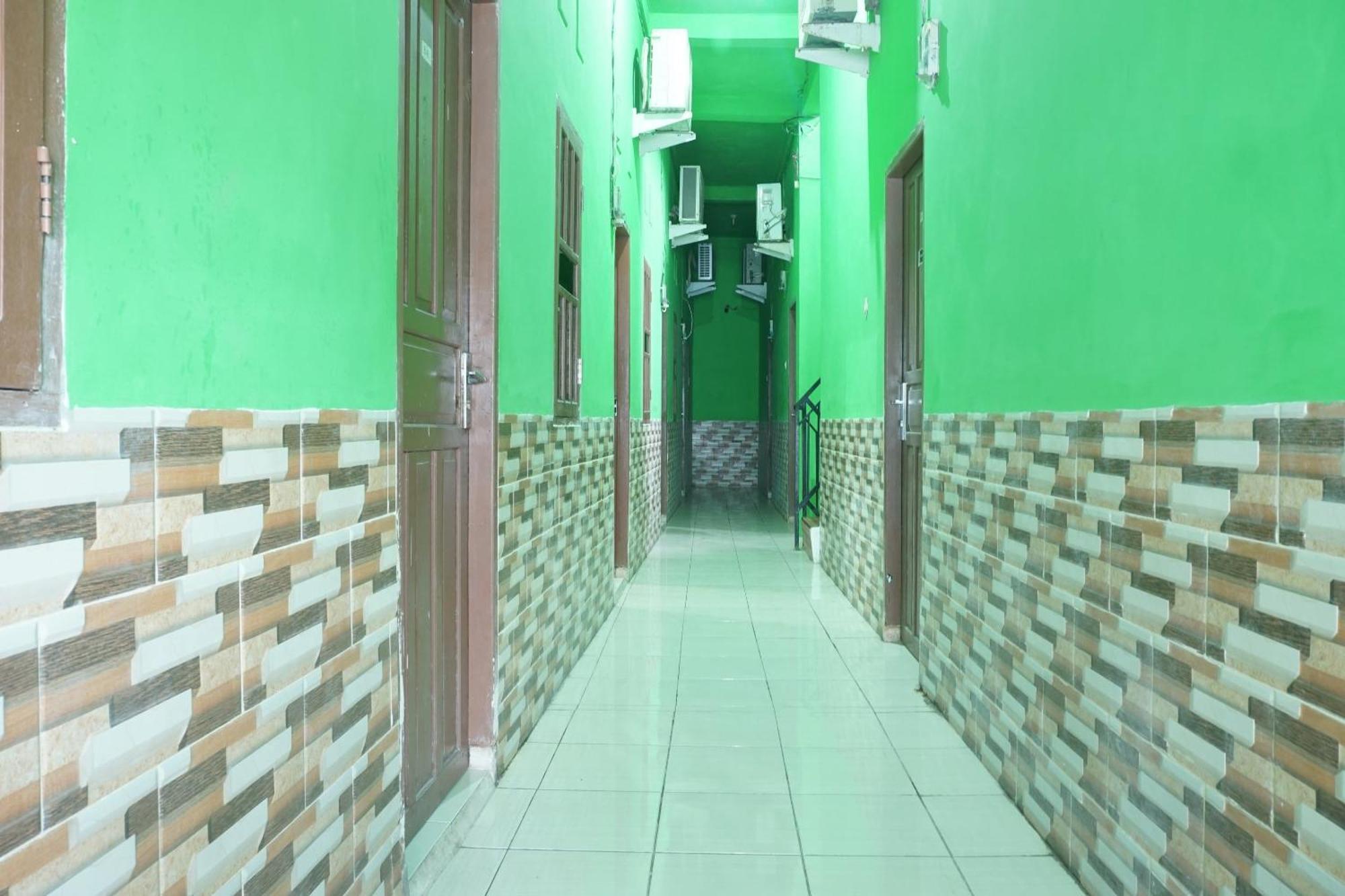 Oyo 93875 Tifar House Near Lapangan Raja-raja Hotel